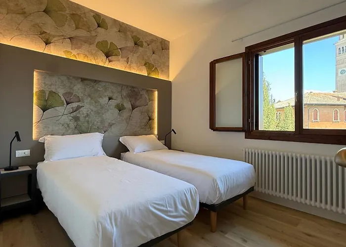 LEON D'ORO - Art Hotel